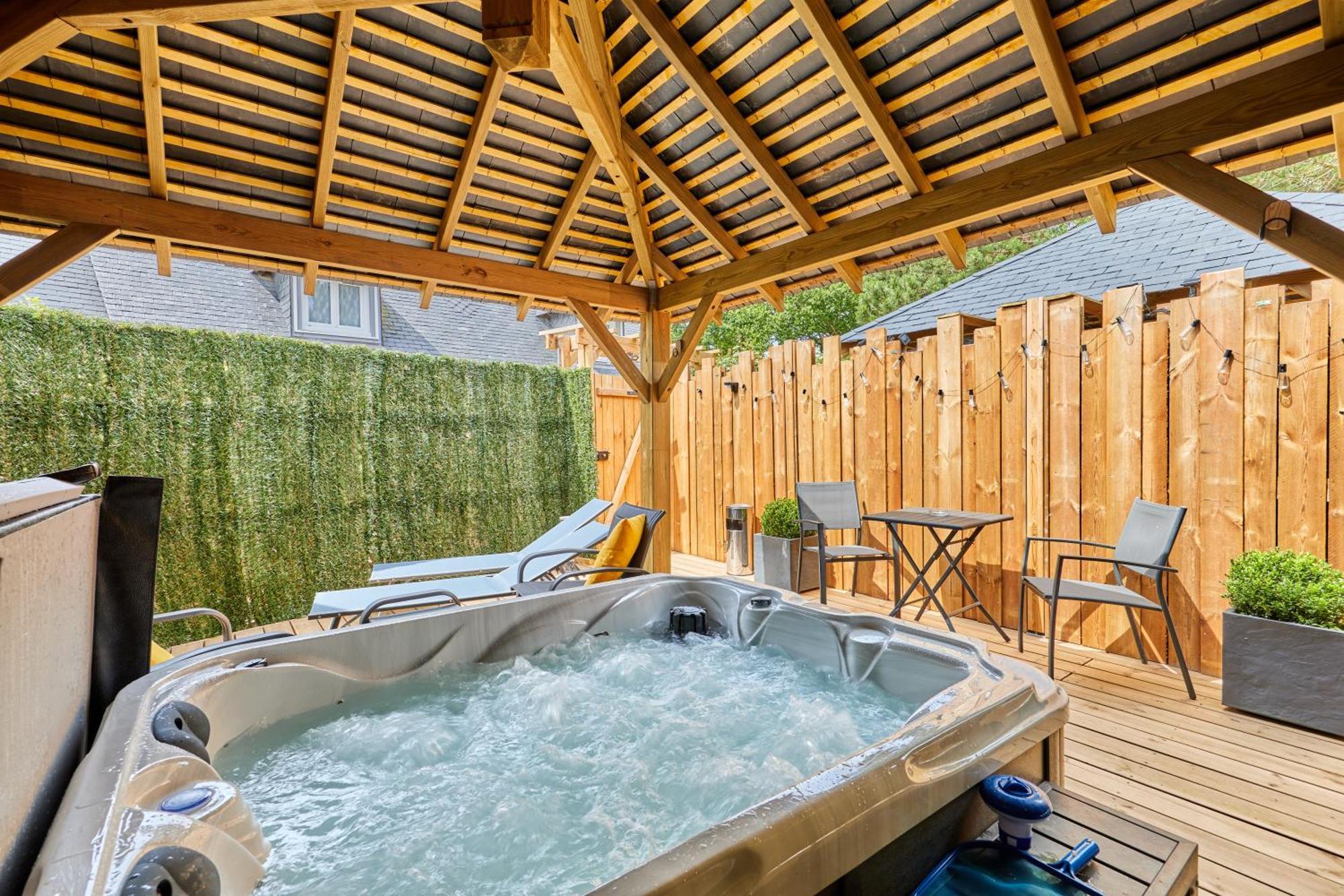 Domaine Du Gros Chene - Terrasses Avec Jacuzzis Privatifs Apartman Ablon Kültér fotó