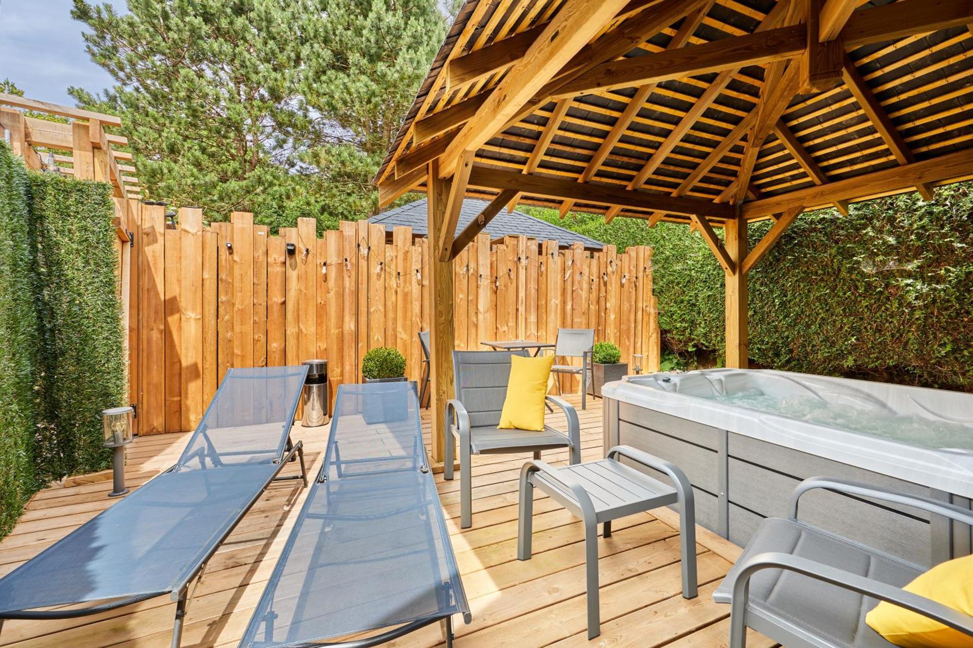 Domaine Du Gros Chene - Terrasses Avec Jacuzzis Privatifs Apartman Ablon Kültér fotó