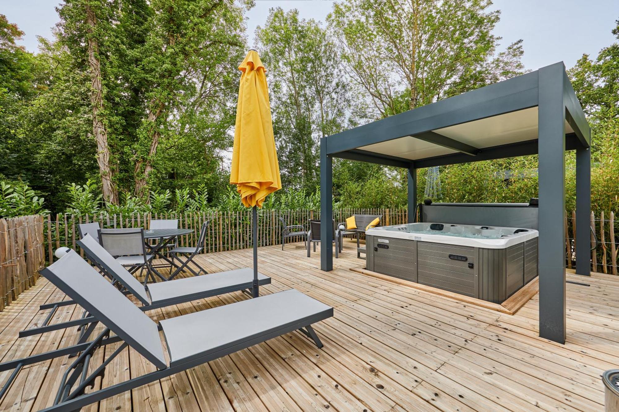 Domaine Du Gros Chene - Terrasses Avec Jacuzzis Privatifs Apartman Ablon Kültér fotó