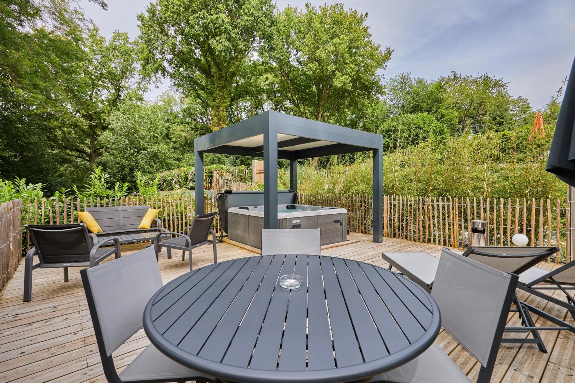 Domaine Du Gros Chene - Terrasses Avec Jacuzzis Privatifs Apartman Ablon Kültér fotó