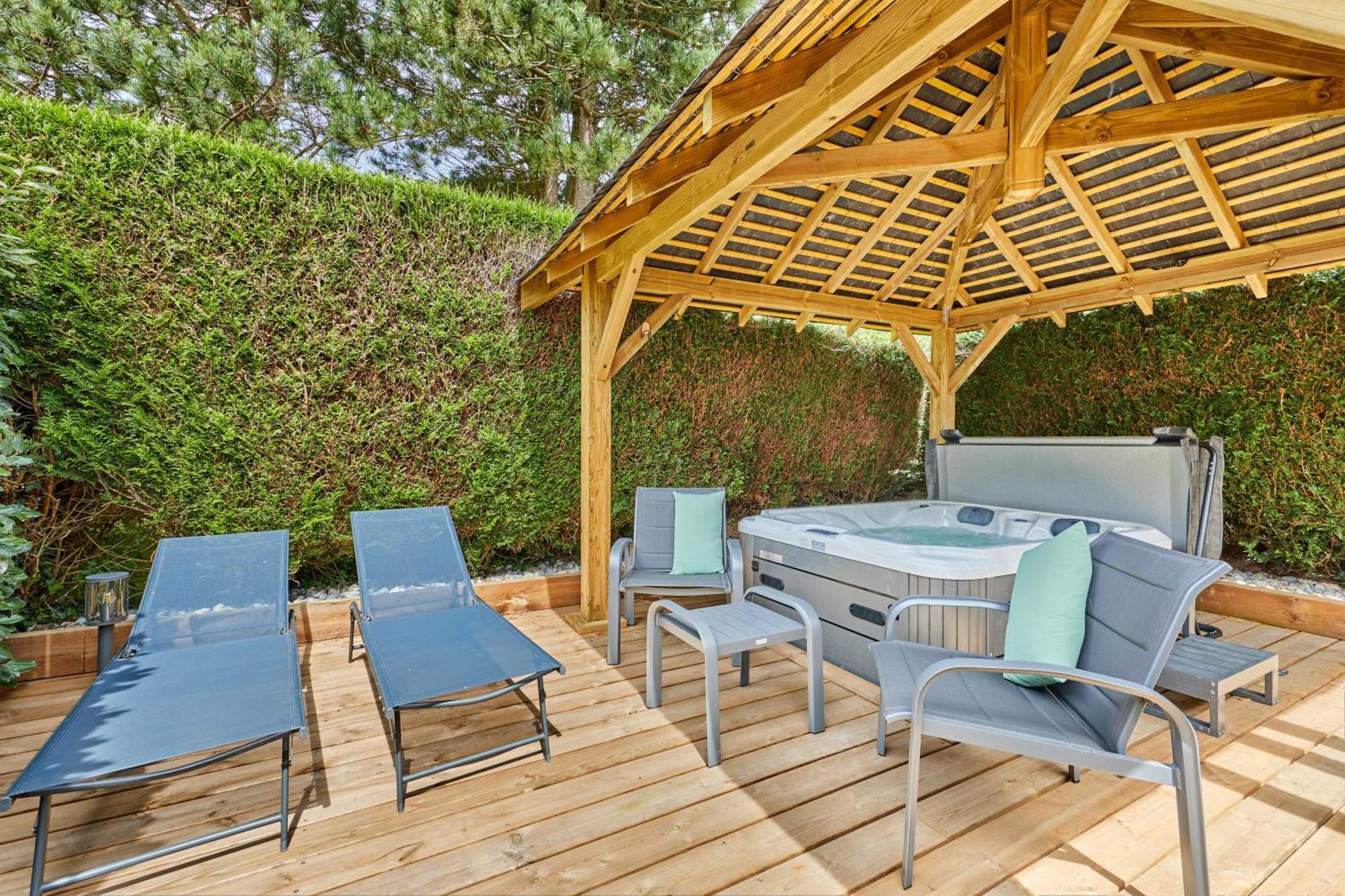 Domaine Du Gros Chene - Terrasses Avec Jacuzzis Privatifs Apartman Ablon Kültér fotó